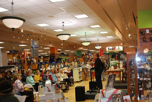 Lynn Reardon speaking at BookPeople Signing
